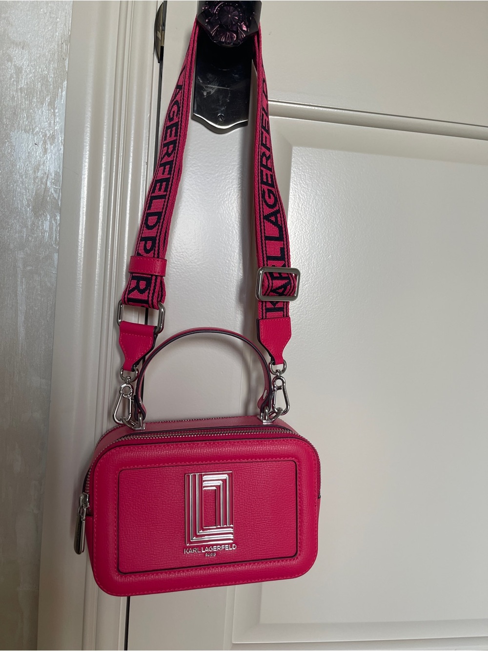 KARL LAGERFELD PARIS Simone Camera Pink Crossbody Camera Bag with Logo Strap